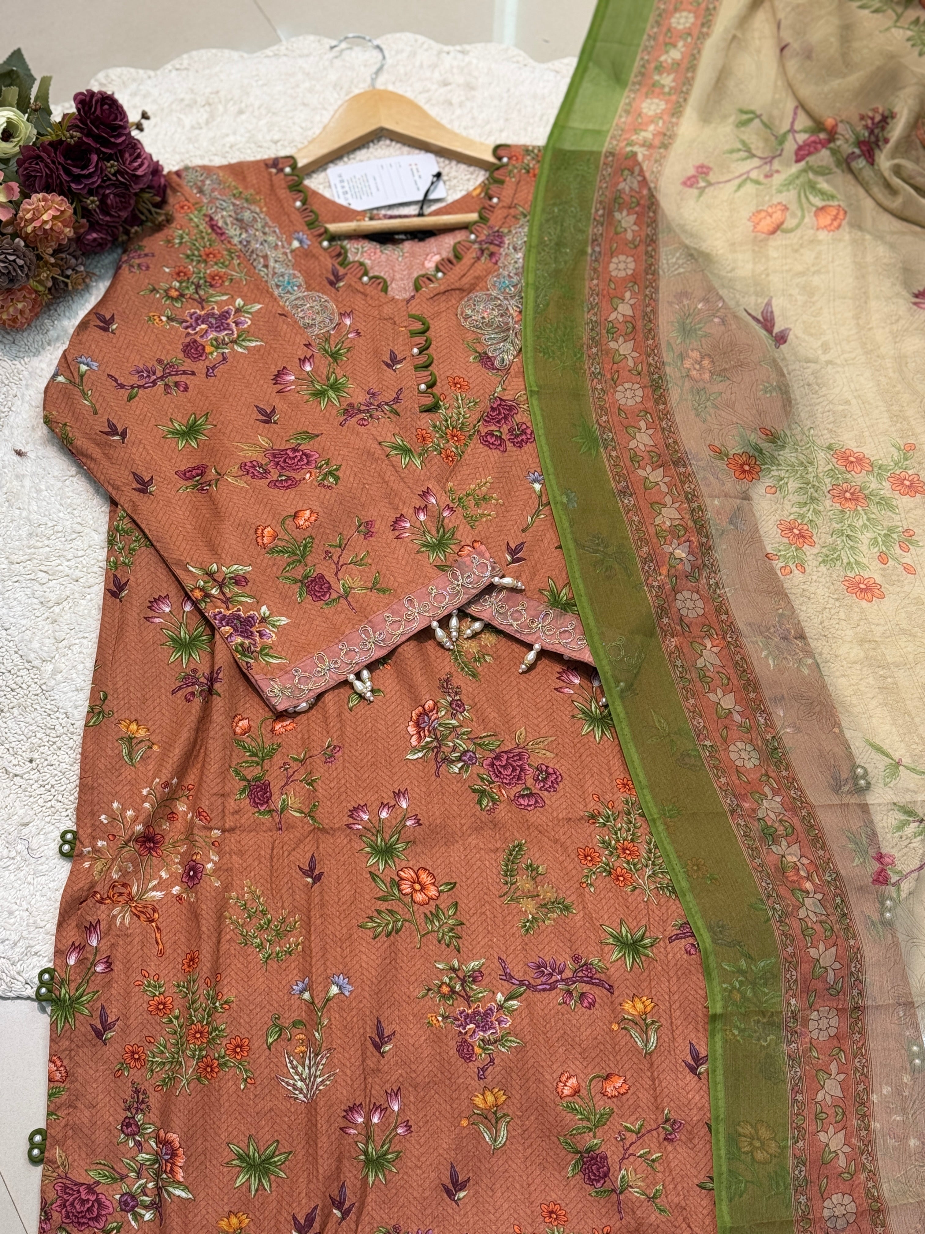 MZ250-premium pakistan suits
