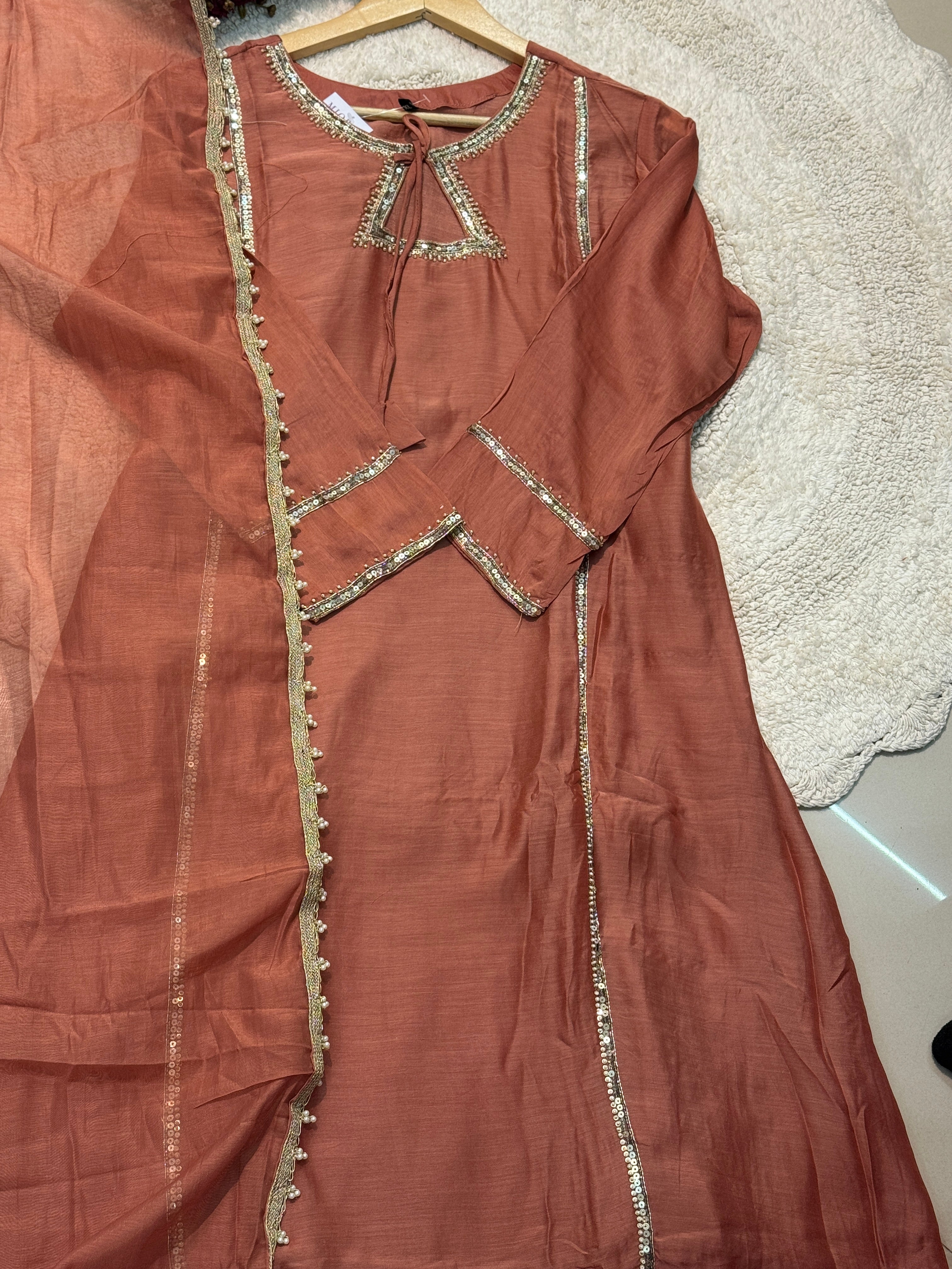 MZ255- Mulchanderi designer suit