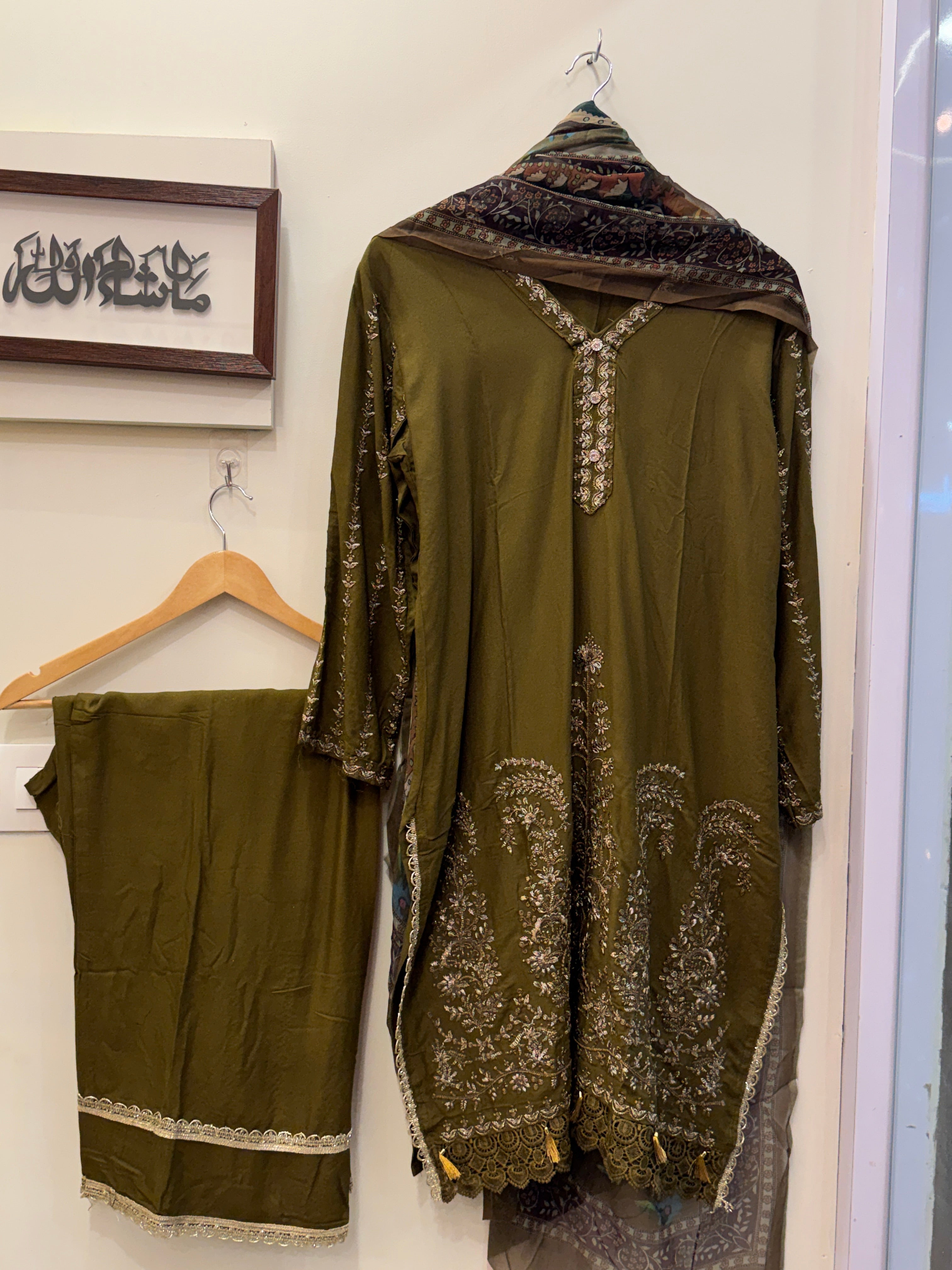 MZ260-Pakistan designer farshi suits