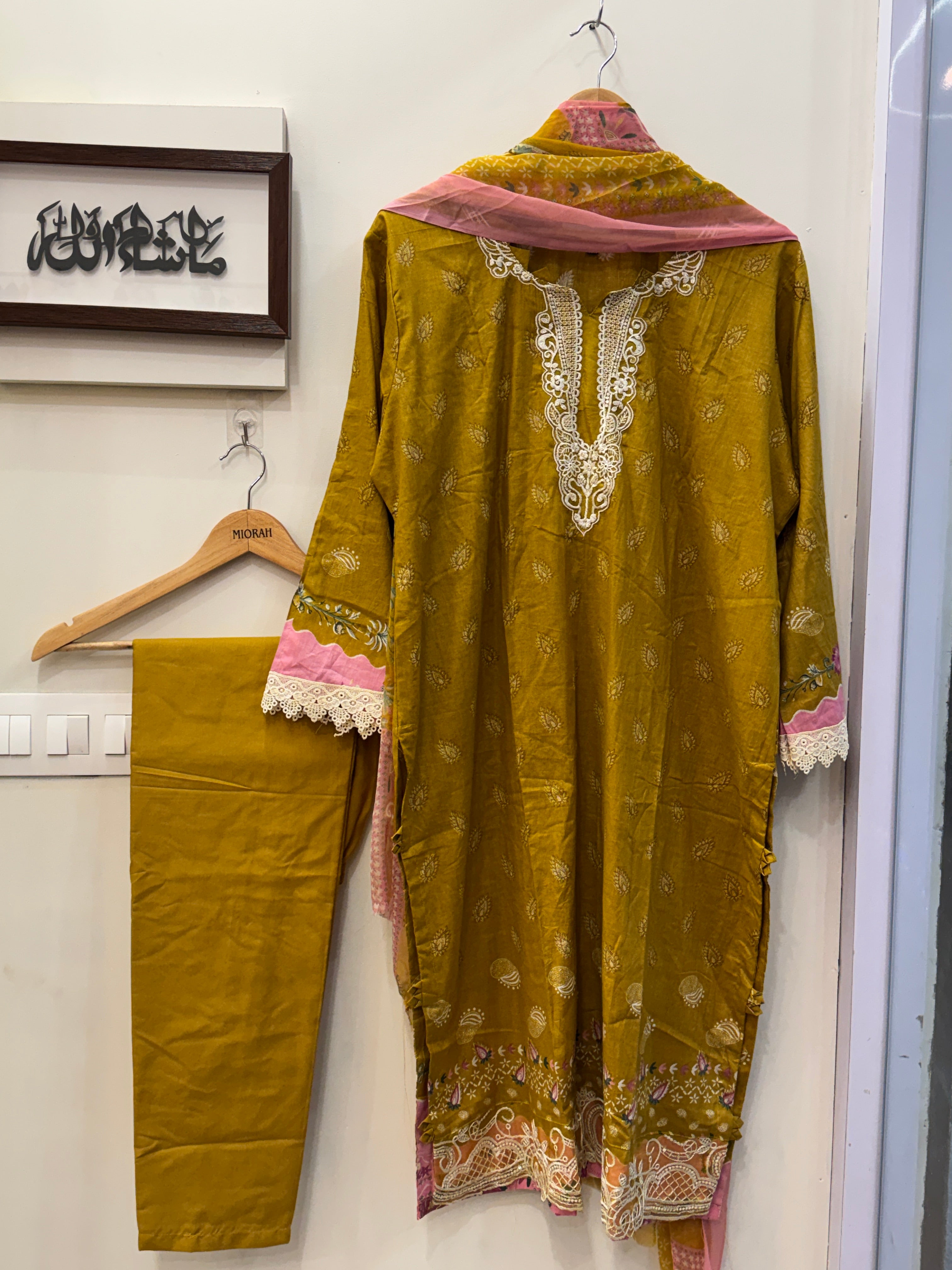 Premium embroidery suit