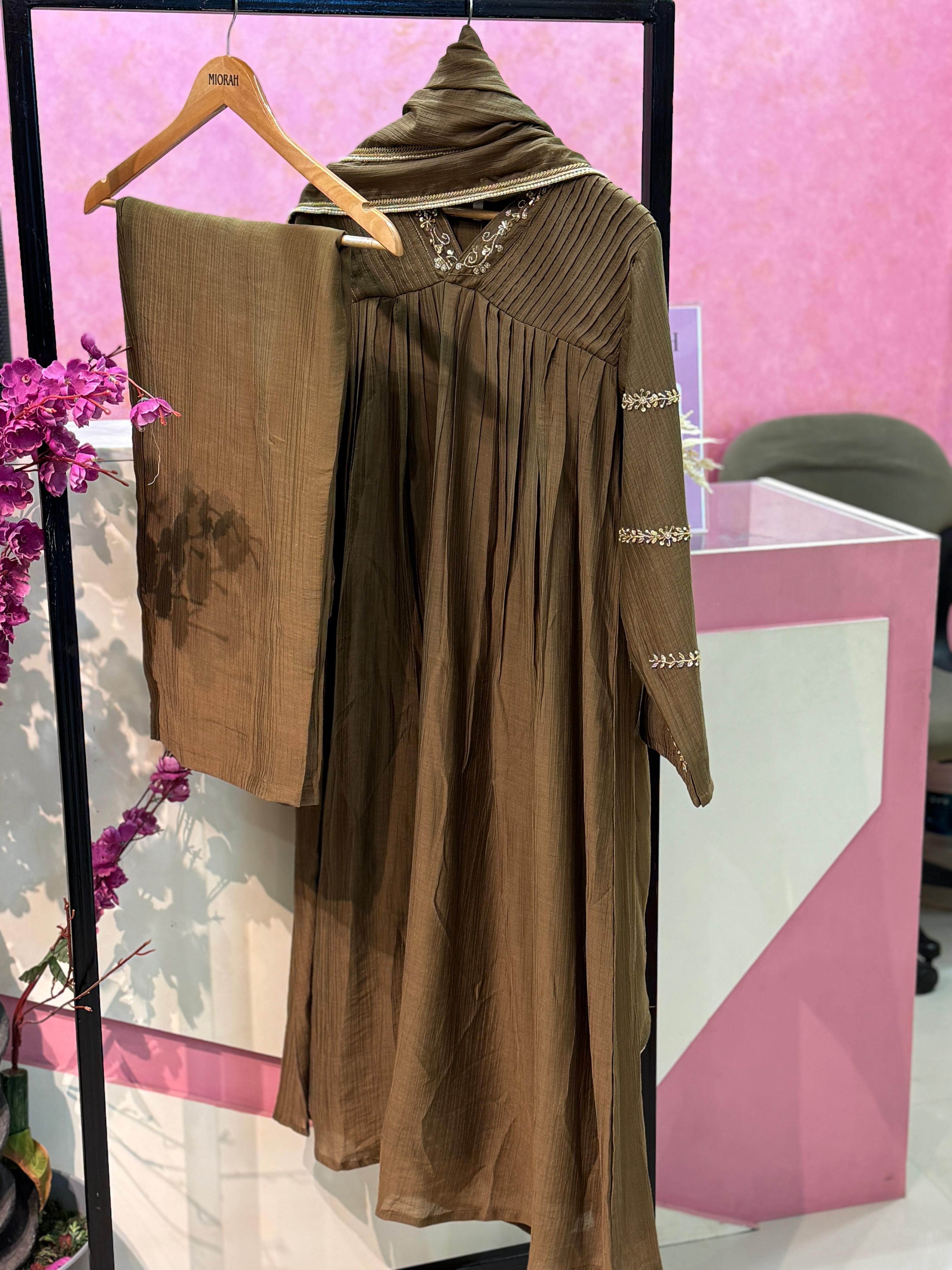 Anarkili suit
