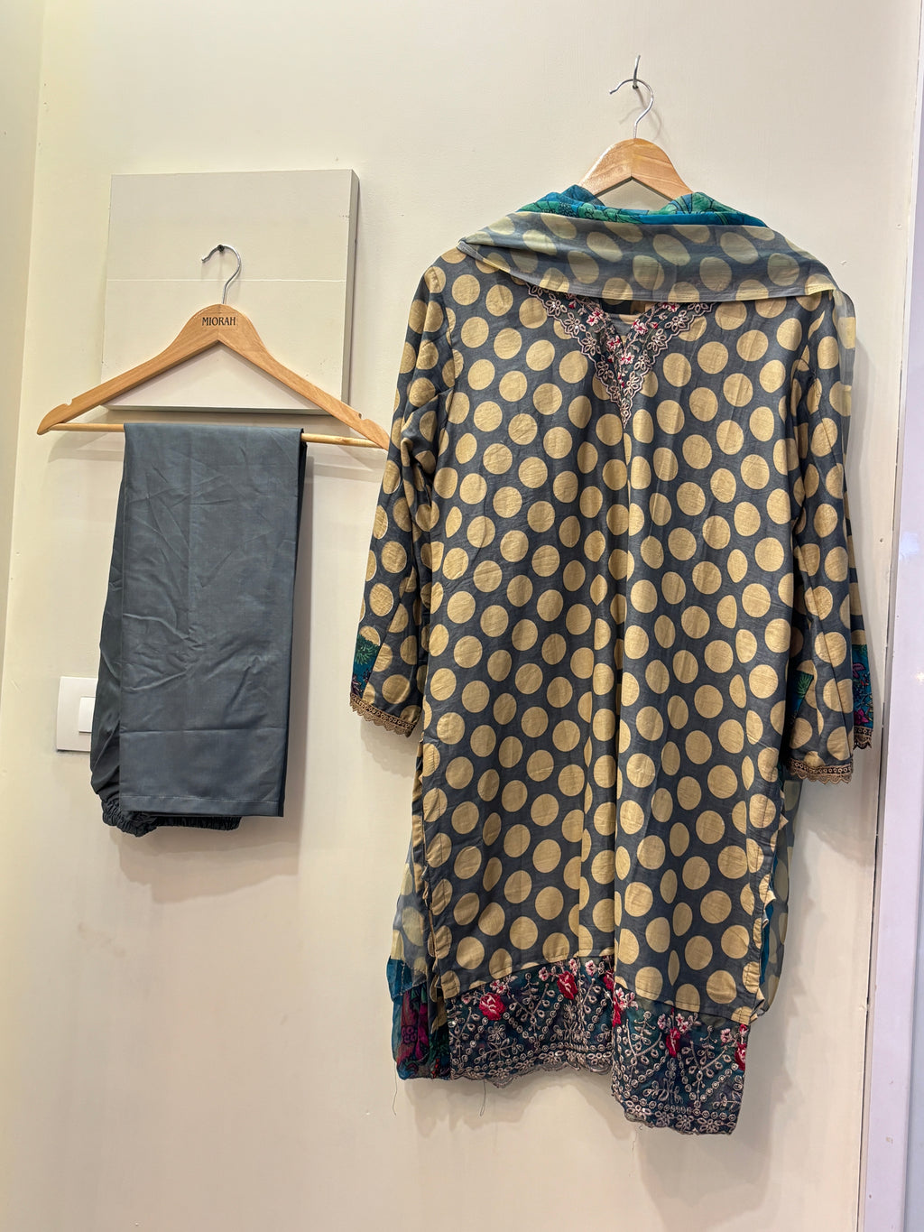 Pakistan suits