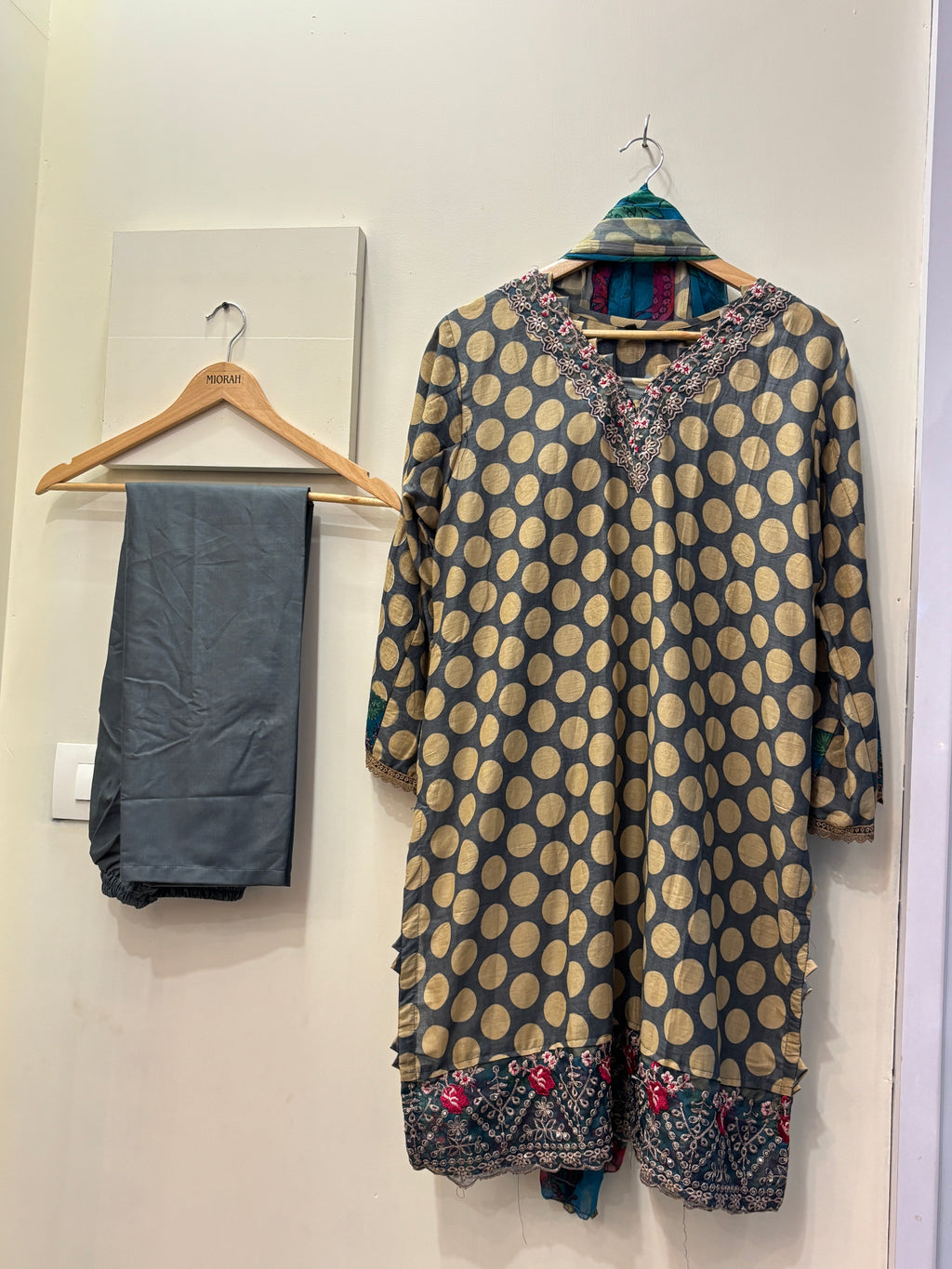 Pakistan suits