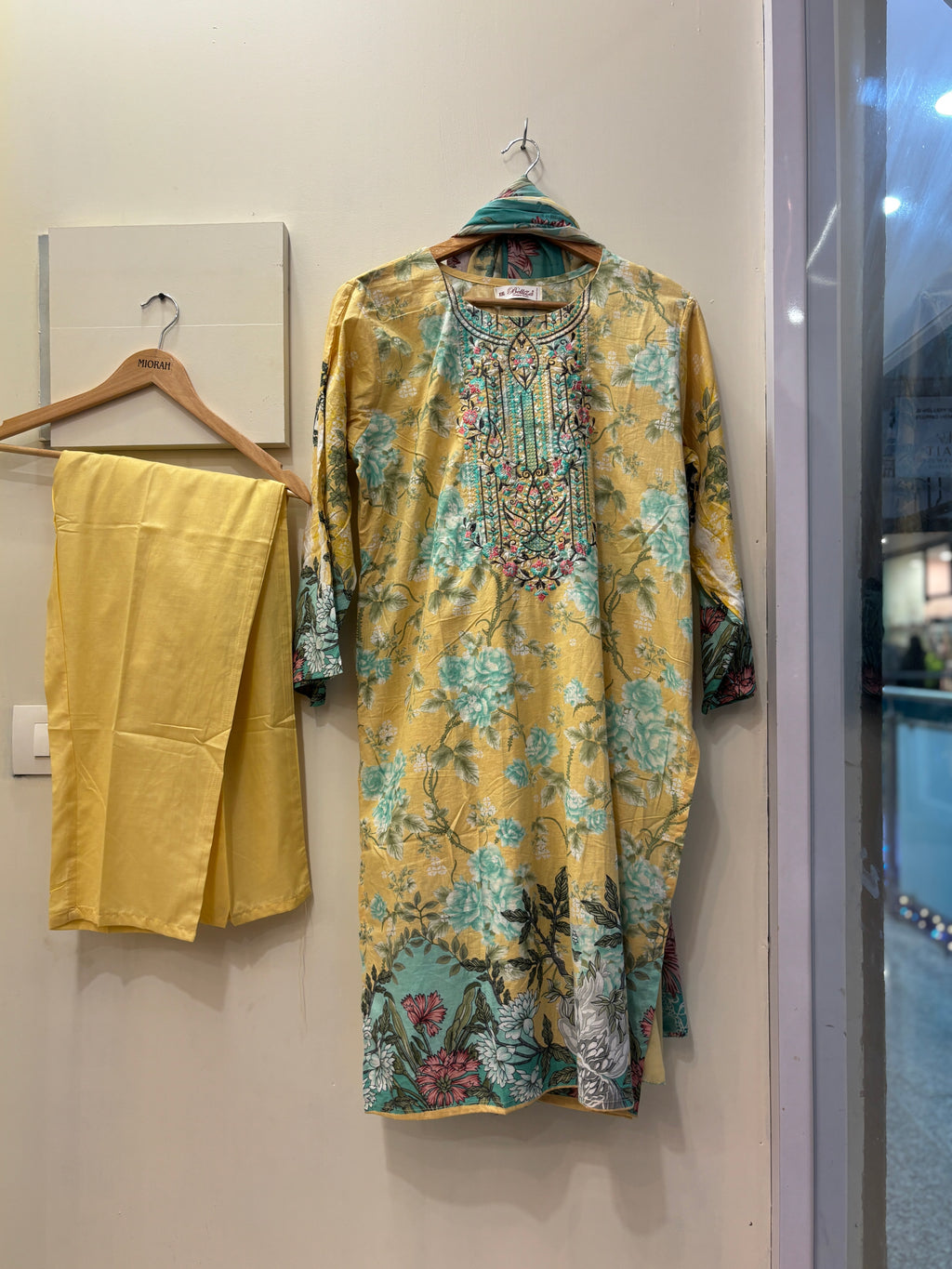 Pakistan suits