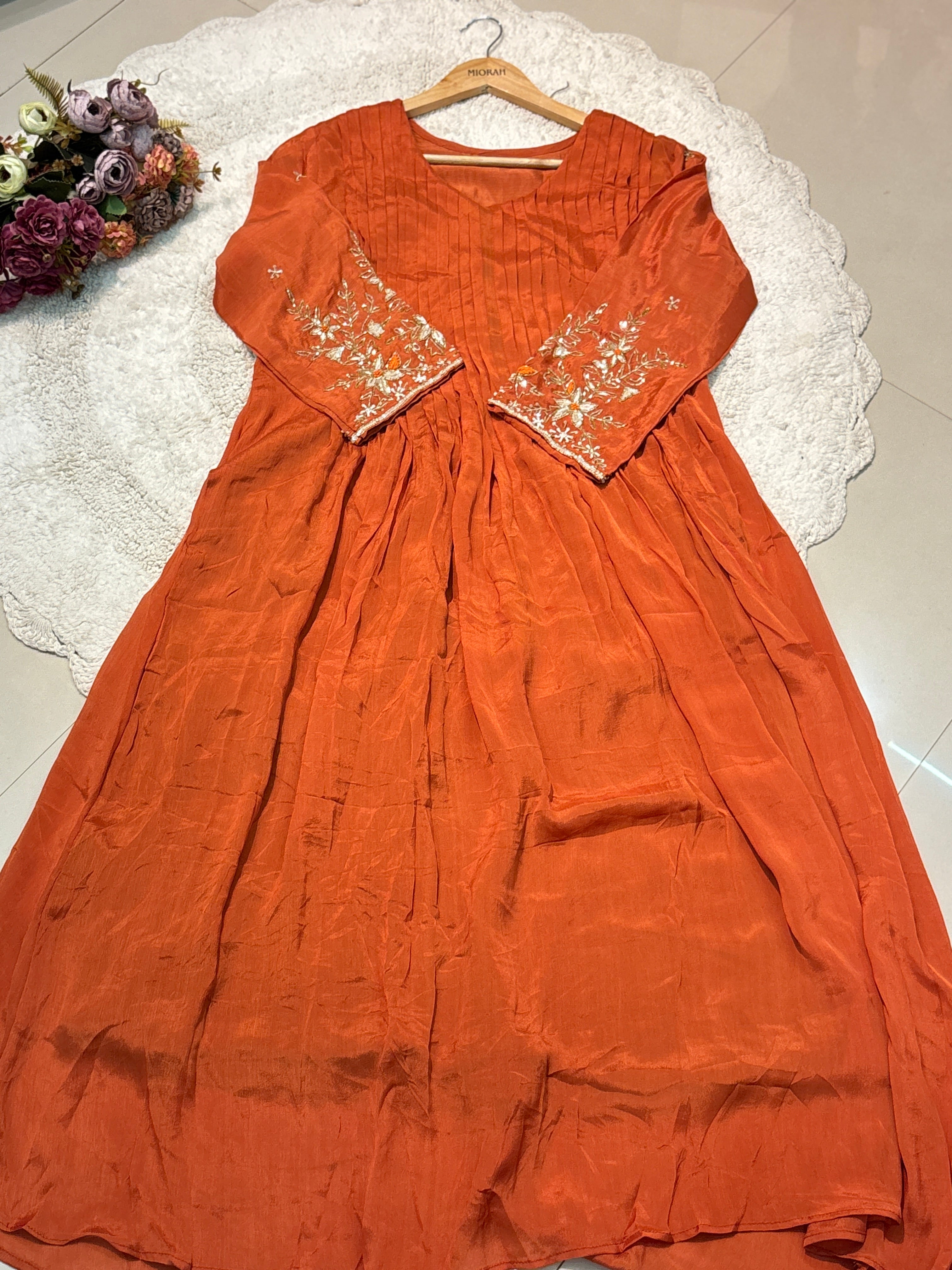MZ2522-Chinnon handwork suit