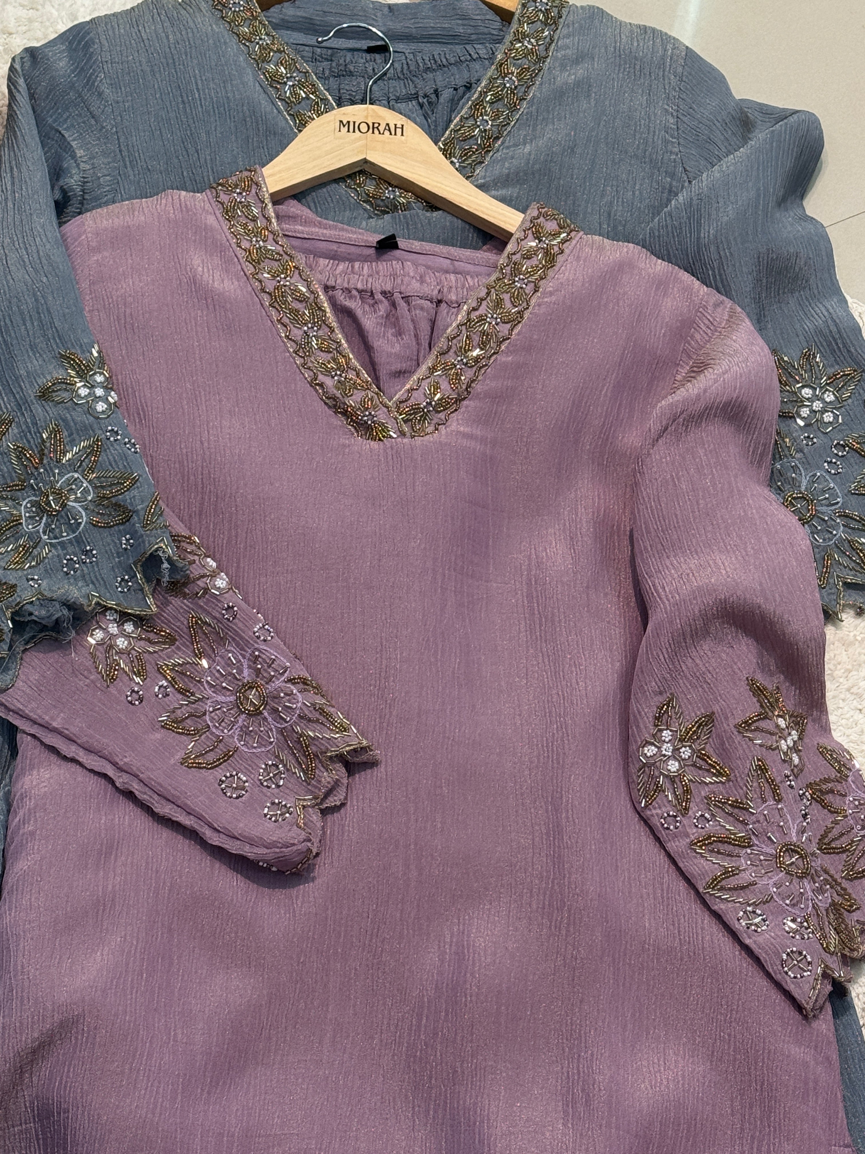 Premium crush tissue side cut kurti with pant and dupatta