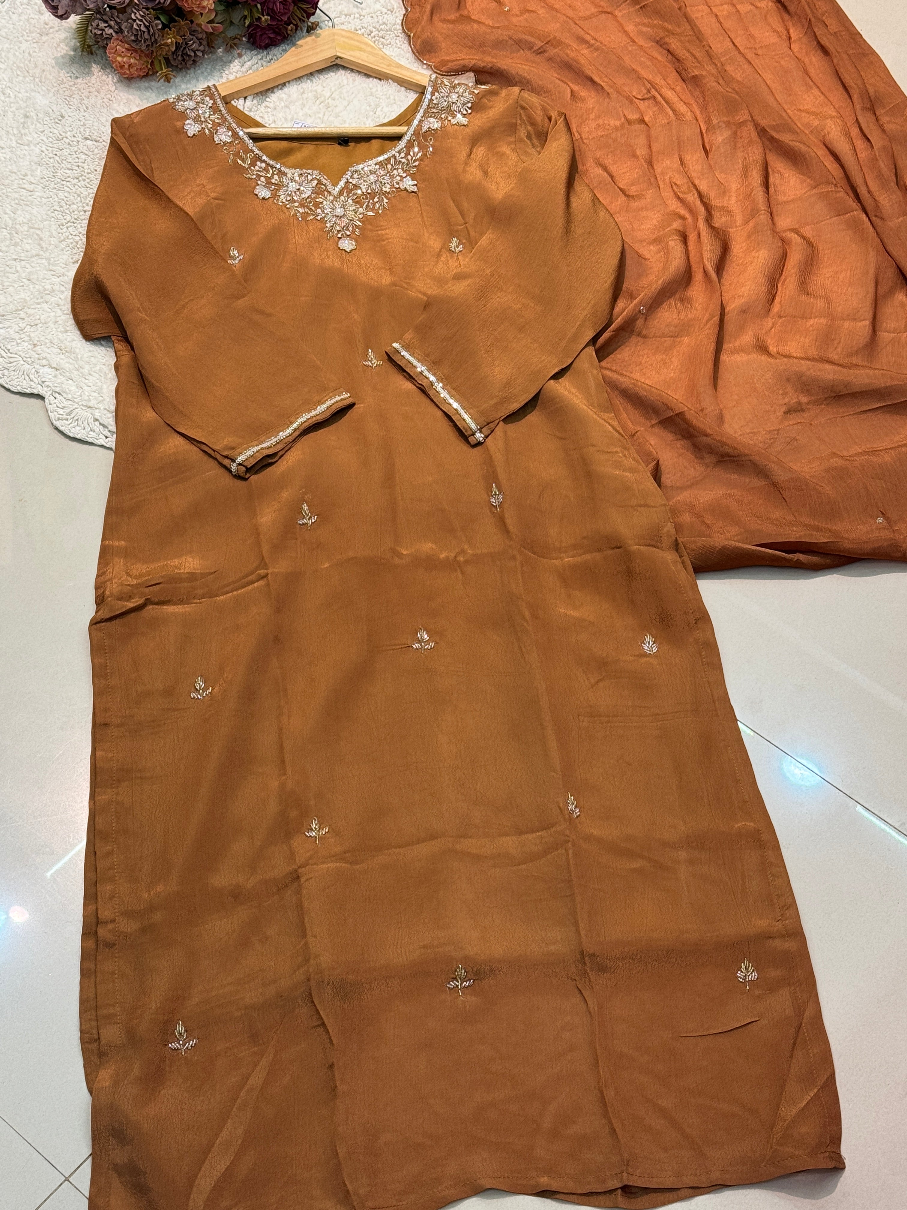 Premium chinnon handworked side cut suit